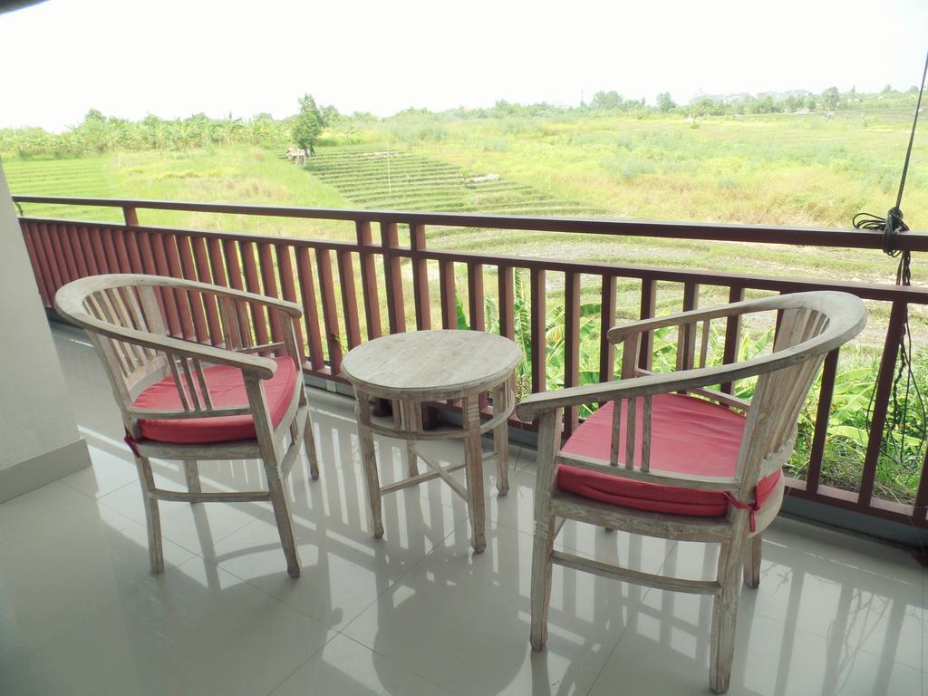 Matra Bali Surf Camp Pensión Canggu Exterior foto