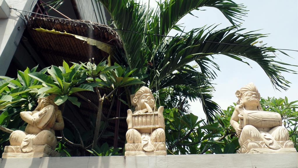 Matra Bali Surf Camp Pensión Canggu Exterior foto